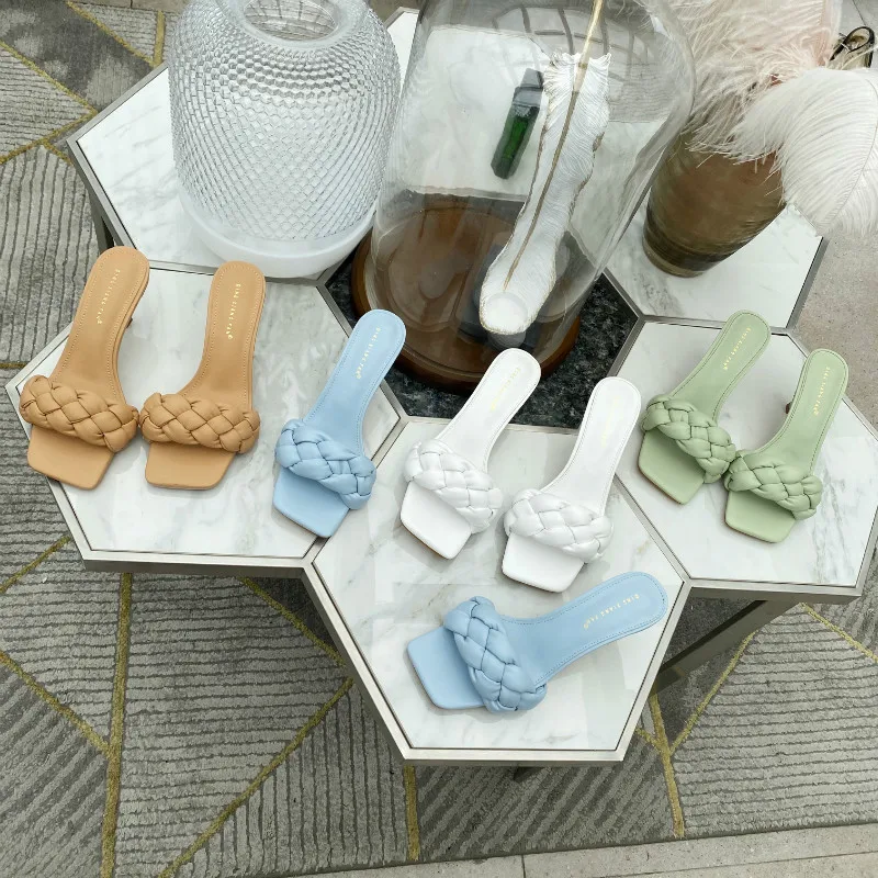 Сандалии женские в мелкую клетку шлепанцы с открытым квадратным носком высокий