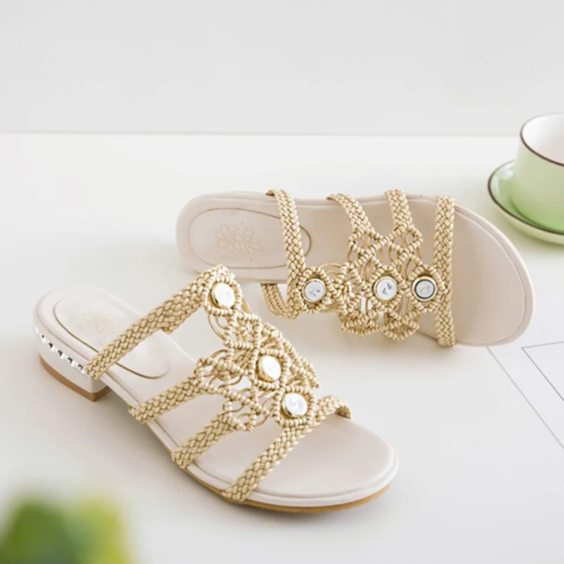 Шлепанцы женские на низком каблуке сланцы пляжные сандалии повседневные