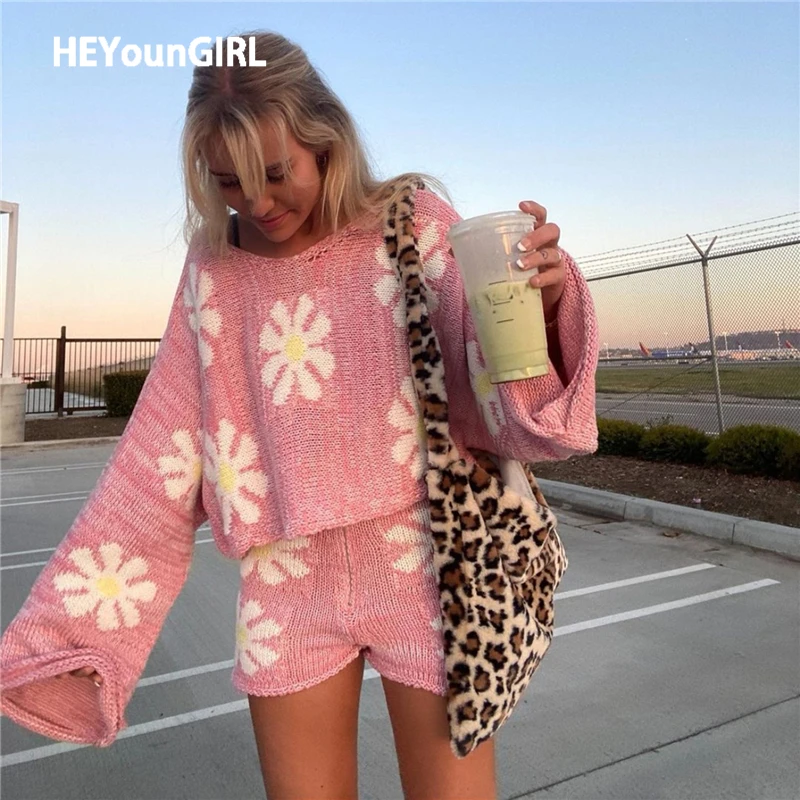 

HEYounGIRL Floral Print Knitted Two Piece Set Women Autumn Long Sleeve Crop Top and Shorts Outfits Ladies Casual Loose Spring