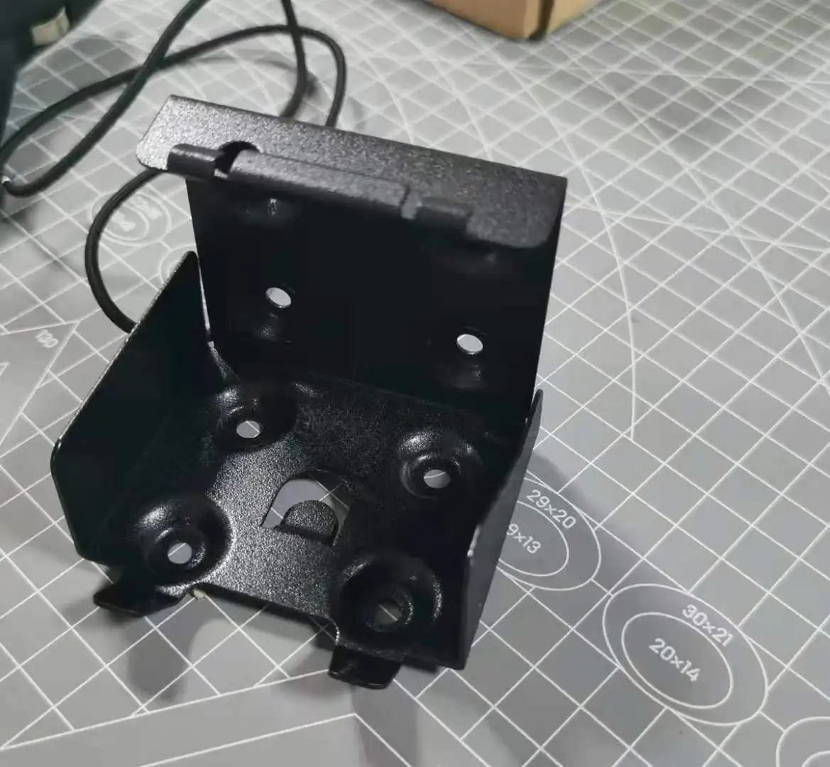 Vehicular and In-car charger RLN6433 FIT IN XIR P8268 XIR P6600 XIR P8668i GP328D GP338D+ XPR6550 XPR6350 XPR3300 XPR3300E