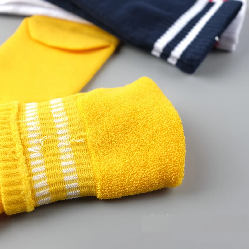 Осенне зимние женские теплые мягкие однотонные носки с мультяшным принтом пятью