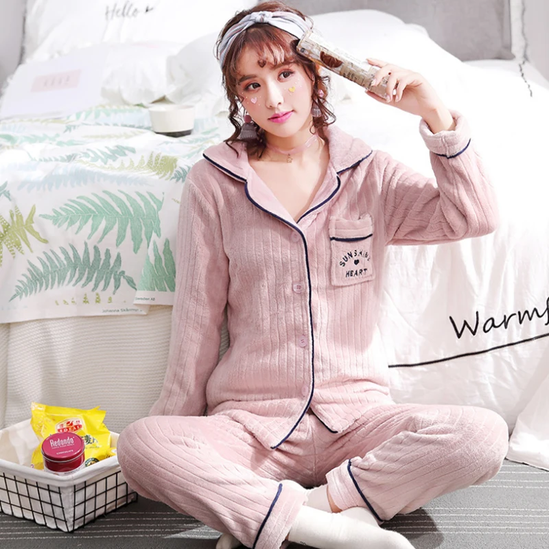 Женский пижамный комплект с мультипликационным принтом и карманом толстая