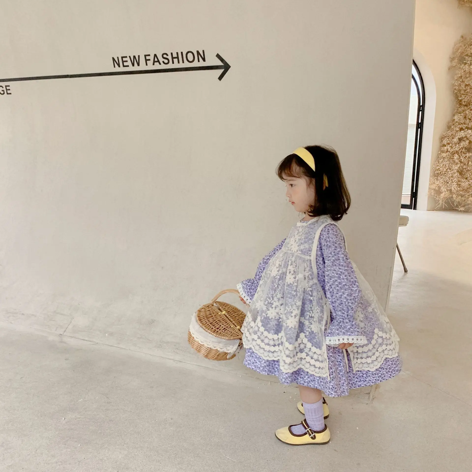 

Girls Children 2021 Spring Korean Version Broken Flower Lace Vest Dress Fresh Skirt Suit