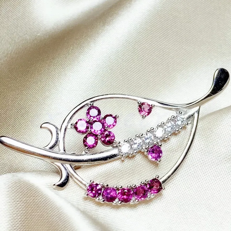 Брошь из серебра 925 пробы с натуральным сапфиром карат * 13 шт.