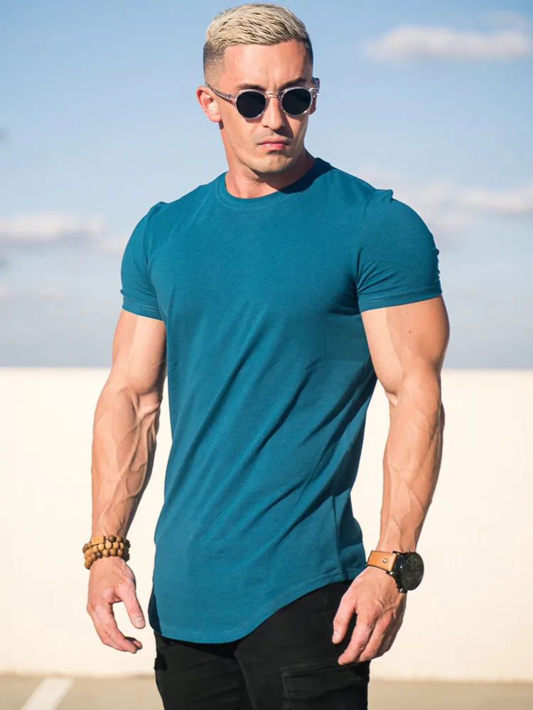 Футболка мужская хлопковая с коротким рукавом приталенная черная для спортзала