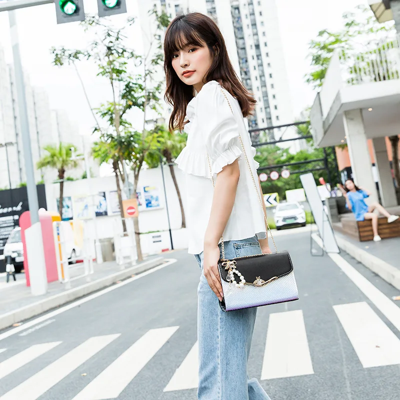 

Luxury Bee Pearl Shoulder Bag for Women PU Leather Handbag Fashion Chain Crossbody Bag Lady Colorful Laser Small Square Bag