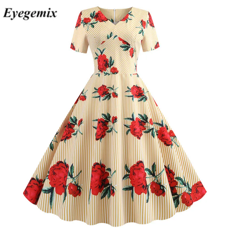 Желтая клетчатая футболка с короткими рукавами и принтом в винтажном стиле