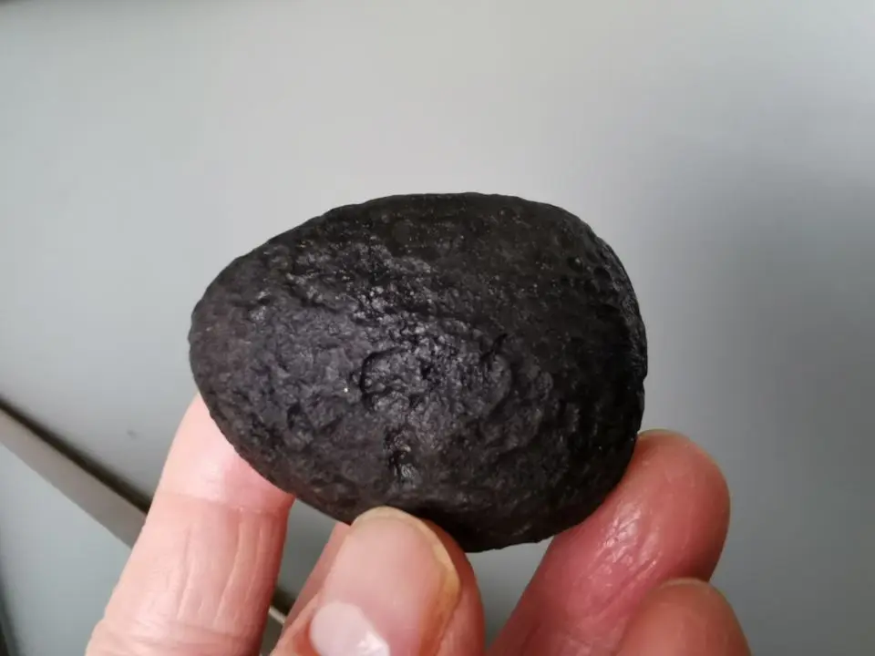 84 4 г натуральные черные Метеориты и Tektites образцы ювелирных изделий|meteorite