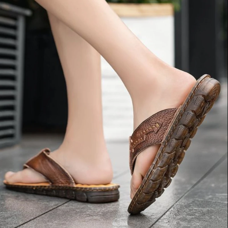 

2021New Men Shoes Pure Pu Herringbone Slippers with Toe and Beach Shoes Flat and Comfortable Leisure All Matching Sandals KS077