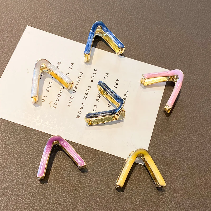 

Oaoleer Women Hair Claws Clips Bling Geometric Alloy Hairgrips Pins For Women Girls Fashion Elegant Hair Accessories Barrettes
