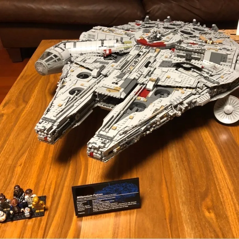 8445 шт. Ultimate Millenaries Falcon флагман сборка орфографическая вставка строительный блок