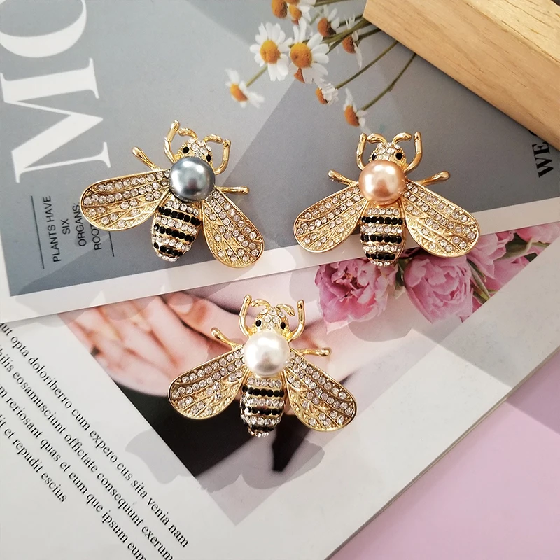 

Famous Brand Design Insect Series Brooch Women Delicate Little Bee Brooches Crystal Rhinestone Pin Brooch Jewelry Gifts For Girl