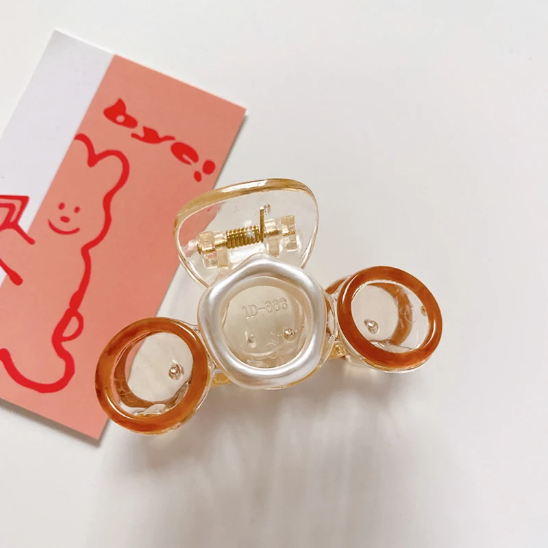 

2021 Korean New Hair Claw Barrettes For Women Fashion Girl Metal Geometric Hollow Out Headwear Hair Accessories Crab Hair Clip