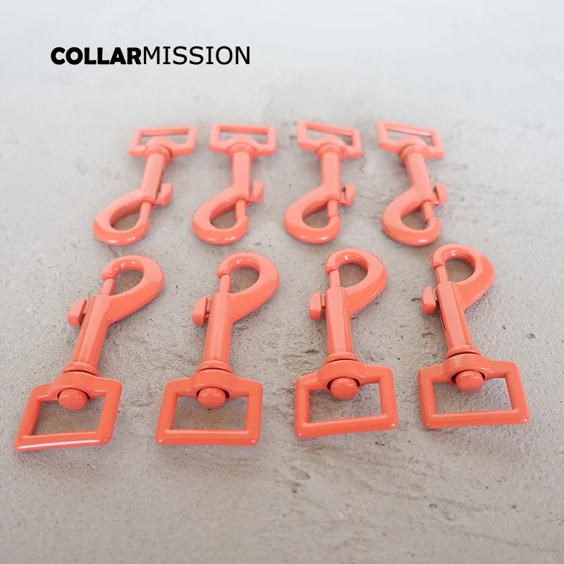 Металлический зажим для выпечки красного и оранжевого цвета собаки прочный