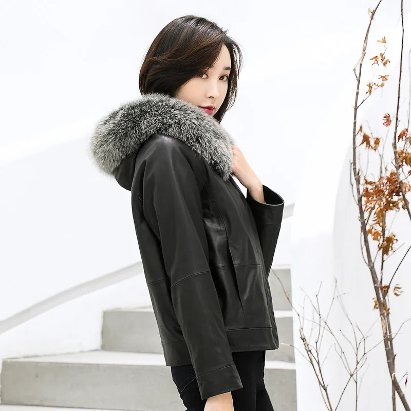 

Женская короткая куртка из натуральной кожи, с воротником из натуральной овечьей кожи и лисьим мехом, LW2585