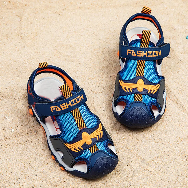 Сандалии для мальчиков с вырезами летняя парусиновая обувь пляжа мультяшным