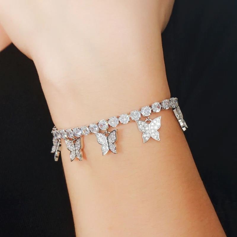 Женский браслет с фианитами в виде бабочки|Браслеты шармами| |