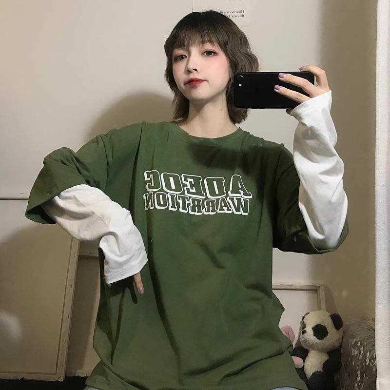 Футболка женская черно-серая с имитацией комиксов в стиле Харадзюку | Женская