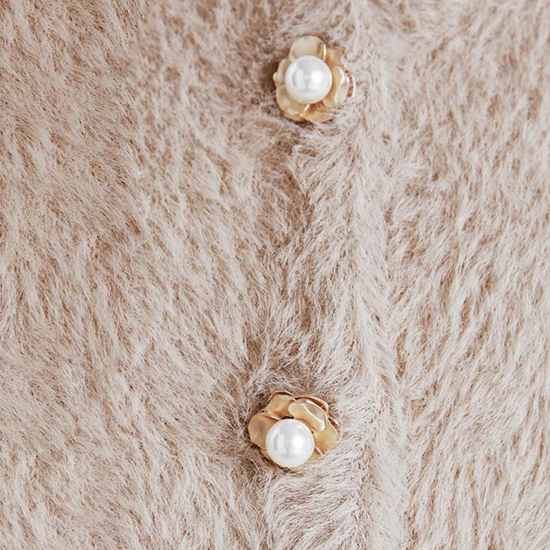 Куртка женская демисезонная из мягкого искусственного меха однобортная с