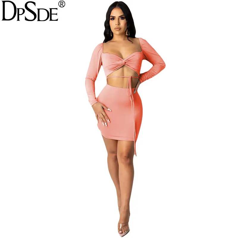 Женское короткое платье на шнуровке однотонное ажурное мини в пляжном стиле с