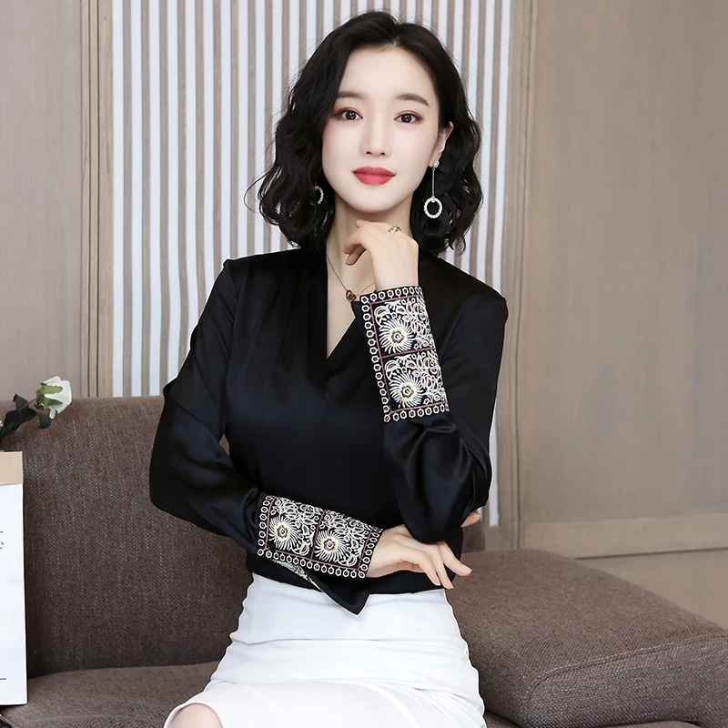 Korean Silk Women Shirts Women Satin Blouse Shirt Elegant Woman Long Sleeve Embroidery Blouses Green Womens Tops and Blouses