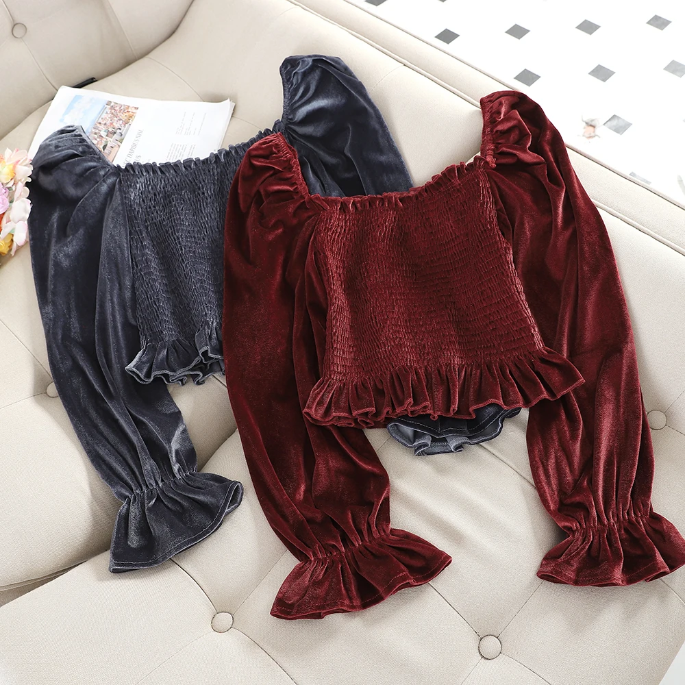 Велюровая блузка с пышными рукавами и квадратным вырезом элегантные женские