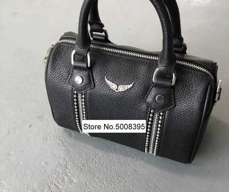 

2021ss Woman Black Fashion PU Leather pillow Bag with Rivets handle Crossover Ajustable Single Shoulder strap Zippers detail