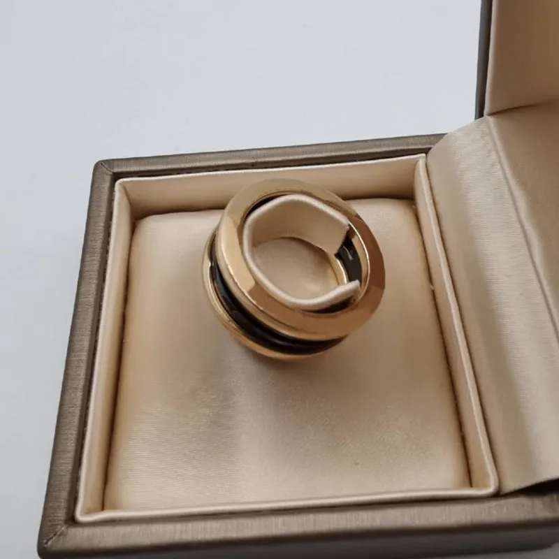 

2021 summer men and women titanium steel anti-allergic original 1:1 fashion brand jewelry black ceramic ring gift free shipping