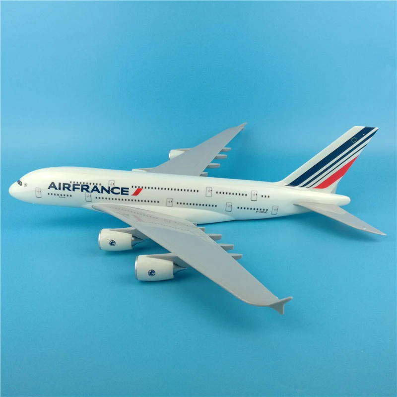 Модель самолета из литого пластика масштаб 1:200 36 см | Игрушки и хобби