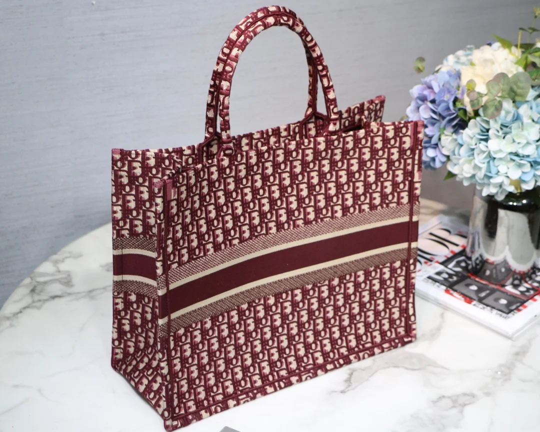 

Real embroidery high quality bolsa feminina Shopping Luxury Women Shoulder Bags Female Leather famous brand Chain Handbag