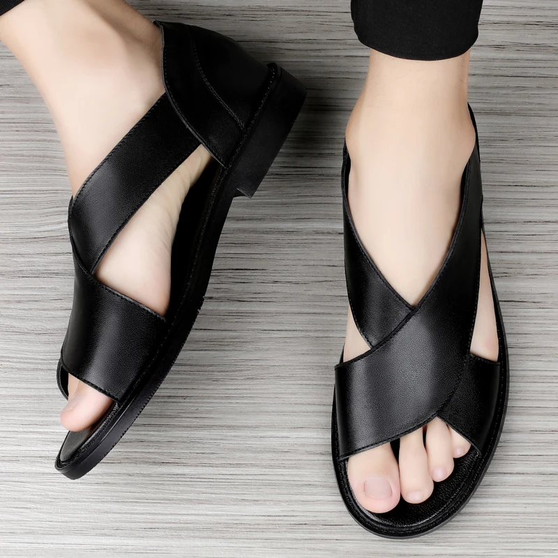 

Summer Beach Men Casual Sandals White Black Leather Sandals For Men Slip-on Mens Roman Sandals Brand Fashion Walking Sandals Man
