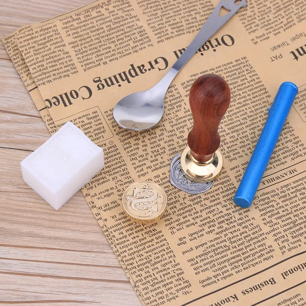 

26 English Alphabets Metal Seal Stamp Initial Letter Vintage A-Z Alphabet Letter Wax Badge Seal Stamp Wax Kit Set With Box