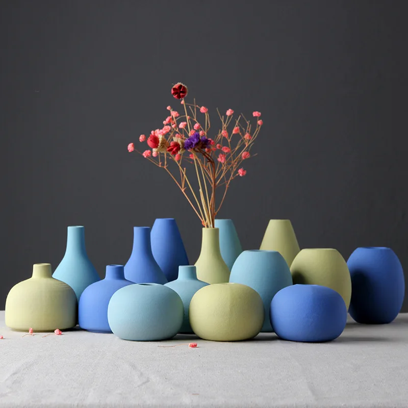 Маленькая керамическая ваза простой цветочный орнамент для посадки сухих цветов