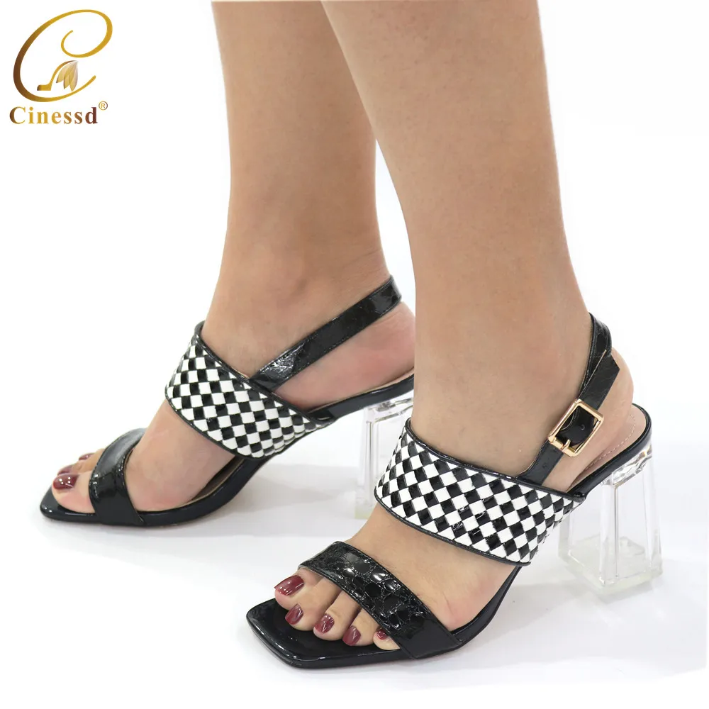 Новейшие женские шлепанцы Летняя мягкая обувь Модная женская Шлепанцы на