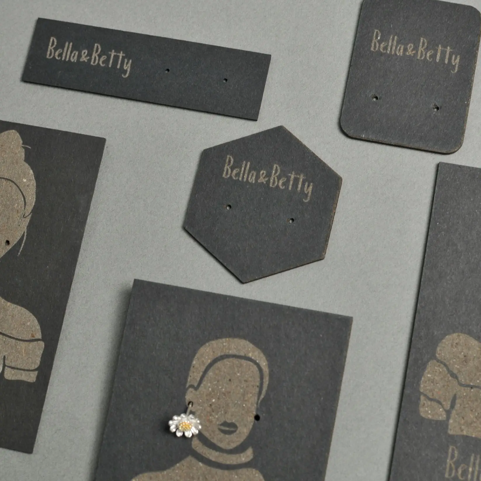 100pcs/lot black custom logo and image Earrings dangles Display Cards and Packaging Cardboard Hang Tag Card Ear Paper Card