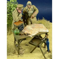 135 scale die cast resin two soldiers of world war ii including table resin model gray model unpainted