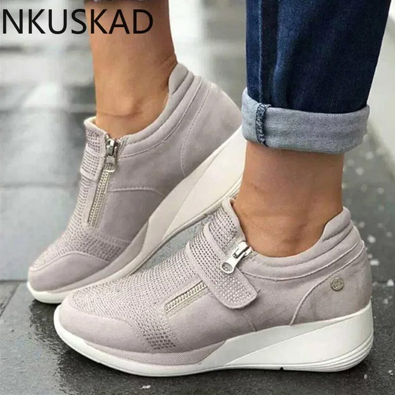 

Женские кроссовки на танкетке, удобные, повседневные, массивные, осень 2020