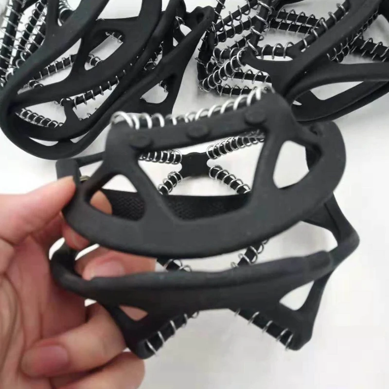 

Anti Slip Climbing Snow Spikes Crampons Cleats Chain Claws Grips Boots Cover Ice Gripper Spike for Shoes Outdoor M/L