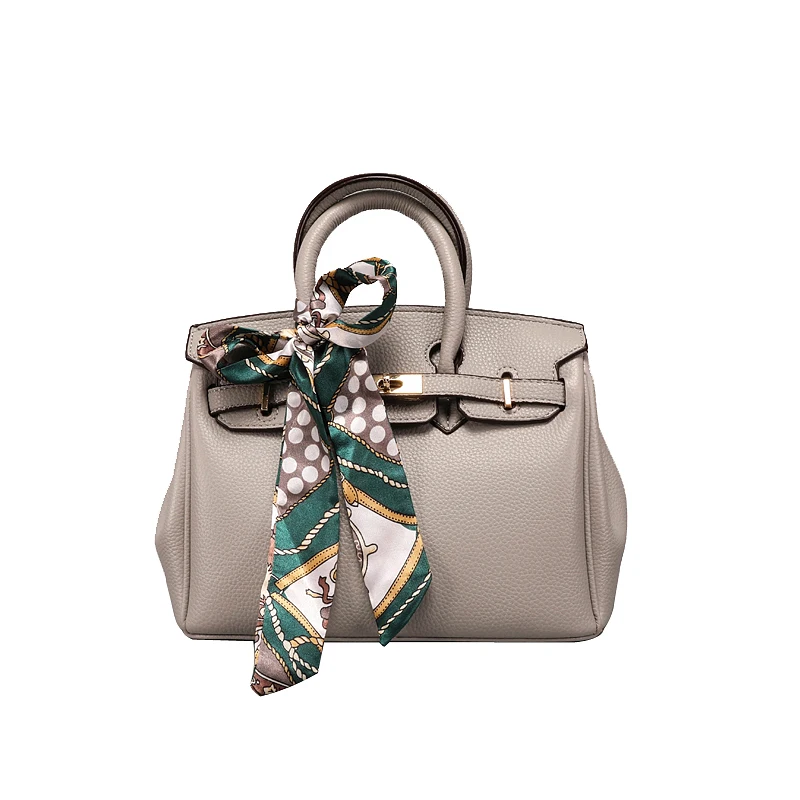 

2021 new trendy high-quality high-quality design diagonally across the fashionable French niche cross-body platinum bag