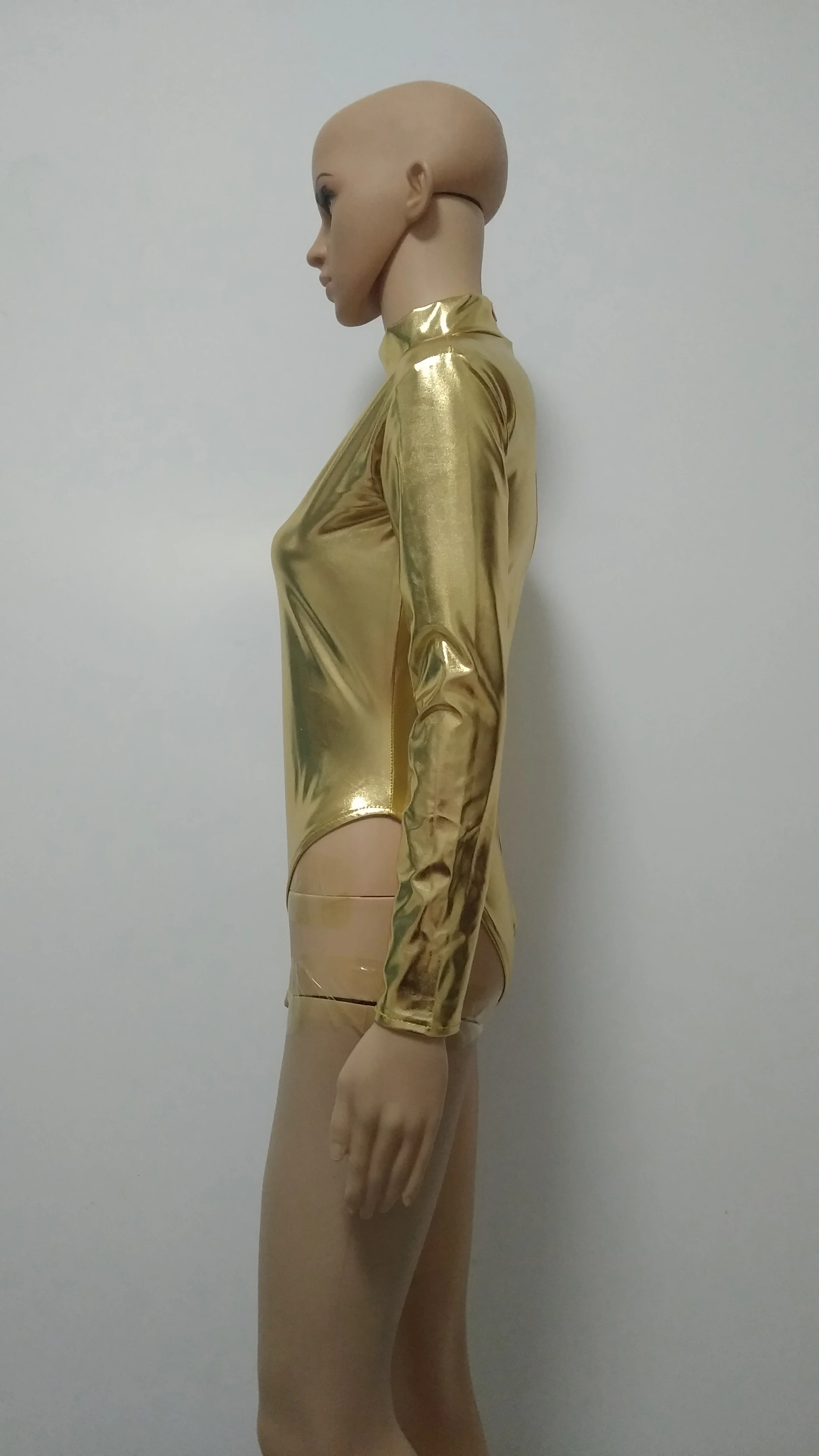 Цвет золотистый пикантные женские блестящие металлик с высоким воротом и