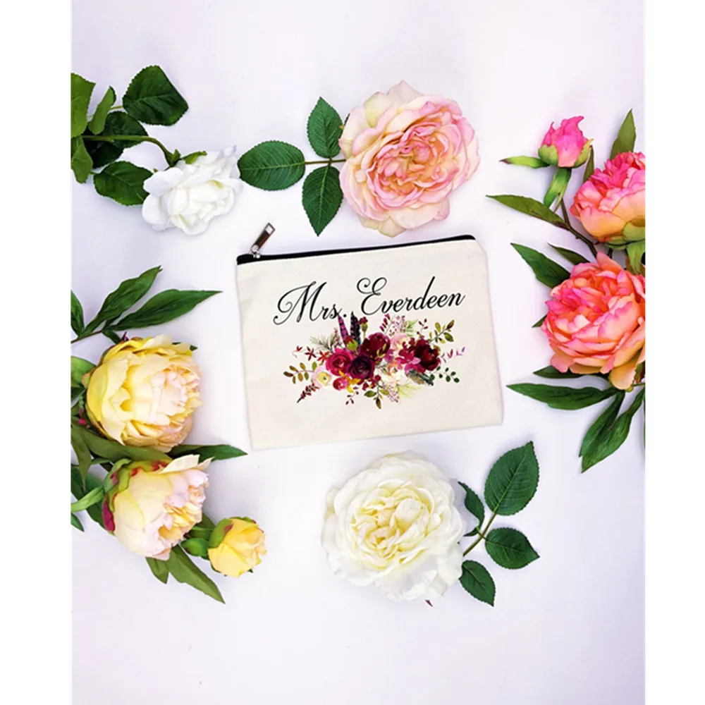 Изготовленная на заказ сумка для макияжа бордовой цветочной невесты