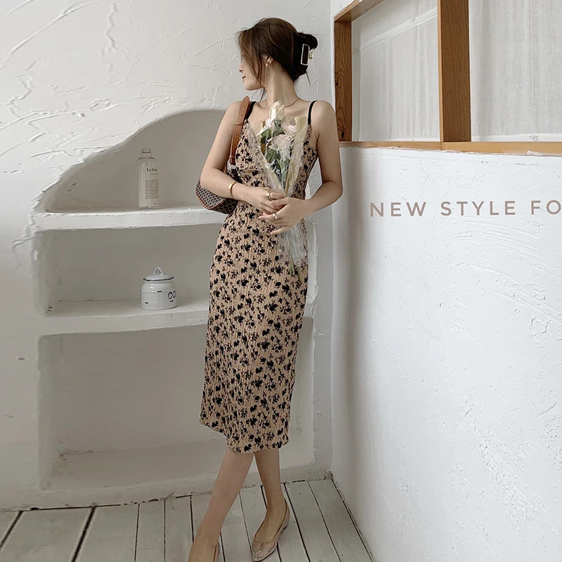 

Kimotimo Women Dress French Summer Floral Dress 2021 Minority Vintage V-neck Slim Fashion Holiday Beach Sling Mid-length Dress