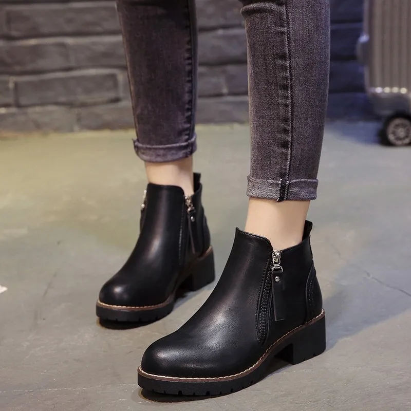 Ботинки 2019 Новые короткие ботинки мартинсы женские на толстой подошве с боковой