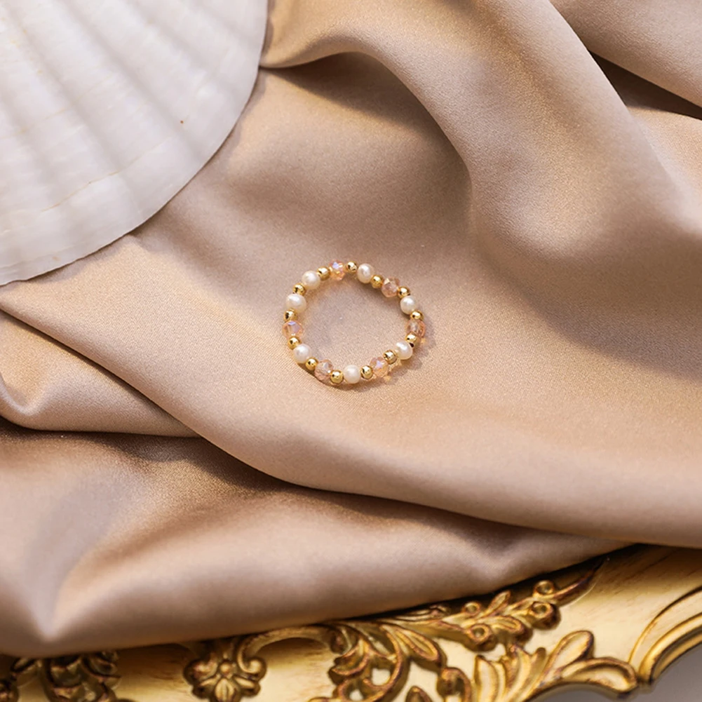 Регулируемый с украшением в виде кристаллов множеством кругов из бисера палец