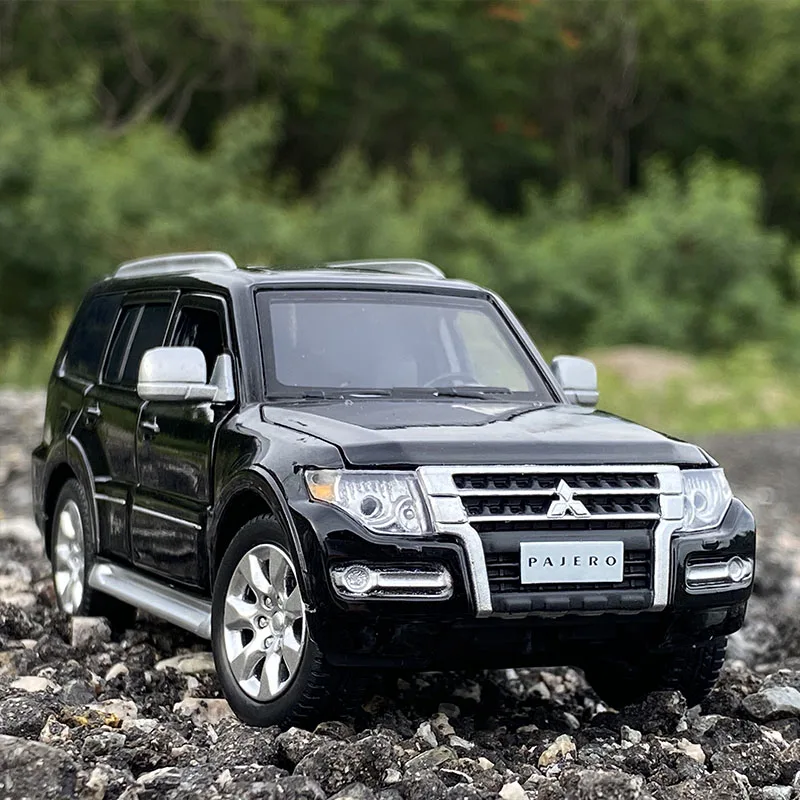 Модель внедорожника из сплава Mitsubishi PAJERO модель металлическая Игрушечная