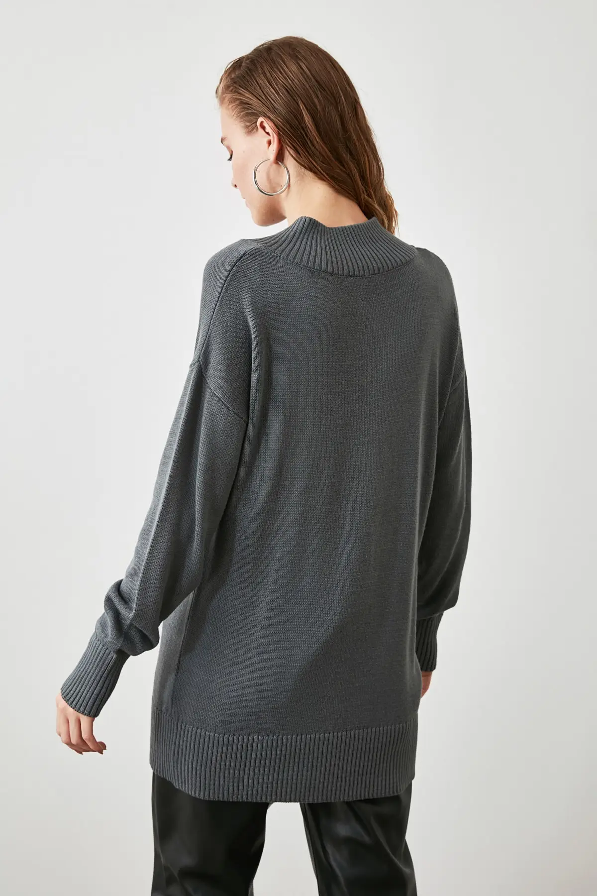 

Trendyol V Collar Knitwear Sweater TWOAW21KZ0606