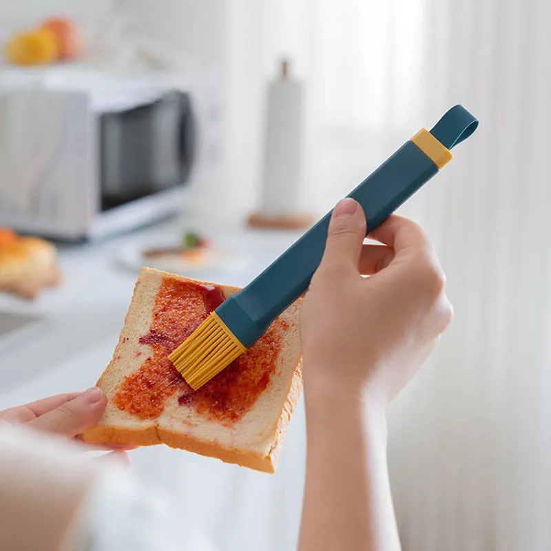 

1Pcs 3 Patchwork Colors Antiskid Barbecue Tools Kitchen Accessories Detachable Cooking Oil Brush Food Grade Silicone/PP