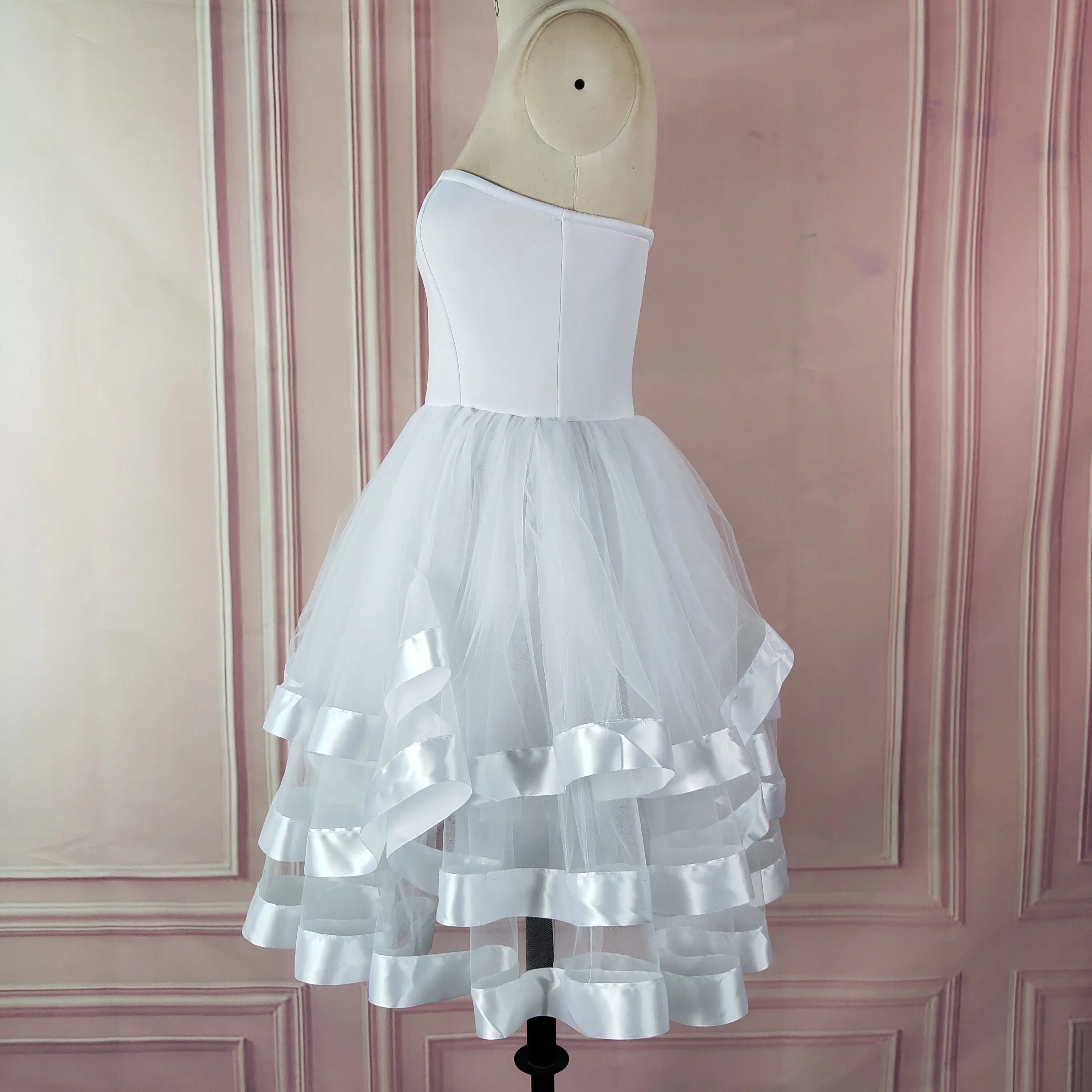 Женское платье пачка белое свадебное вечернее с открытыми плечами сексапильное