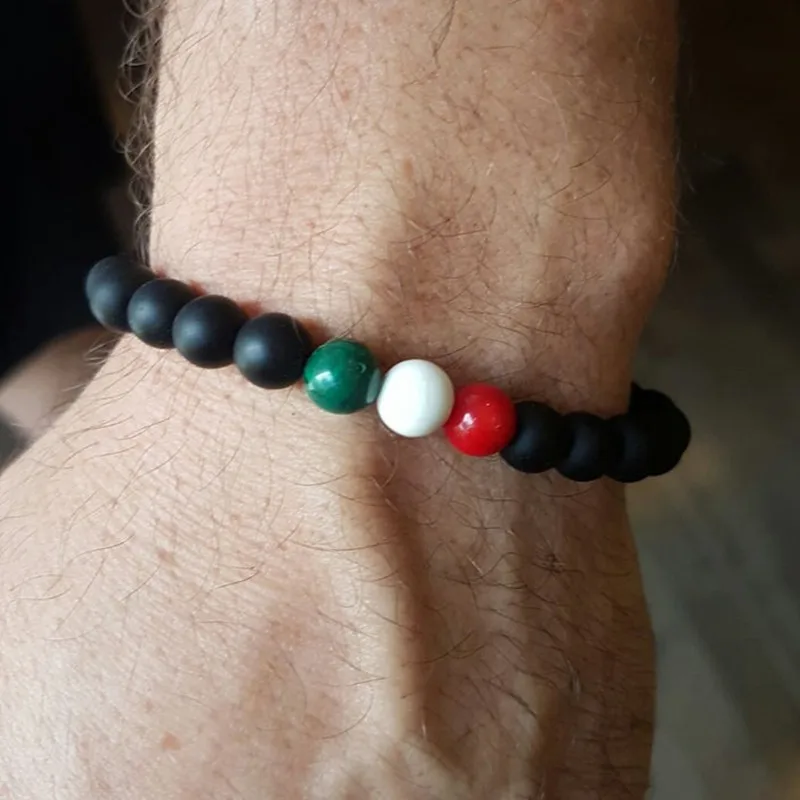 Браслет DGW с бусинами и флагом страны 8 мм натуральный камень черные матовые