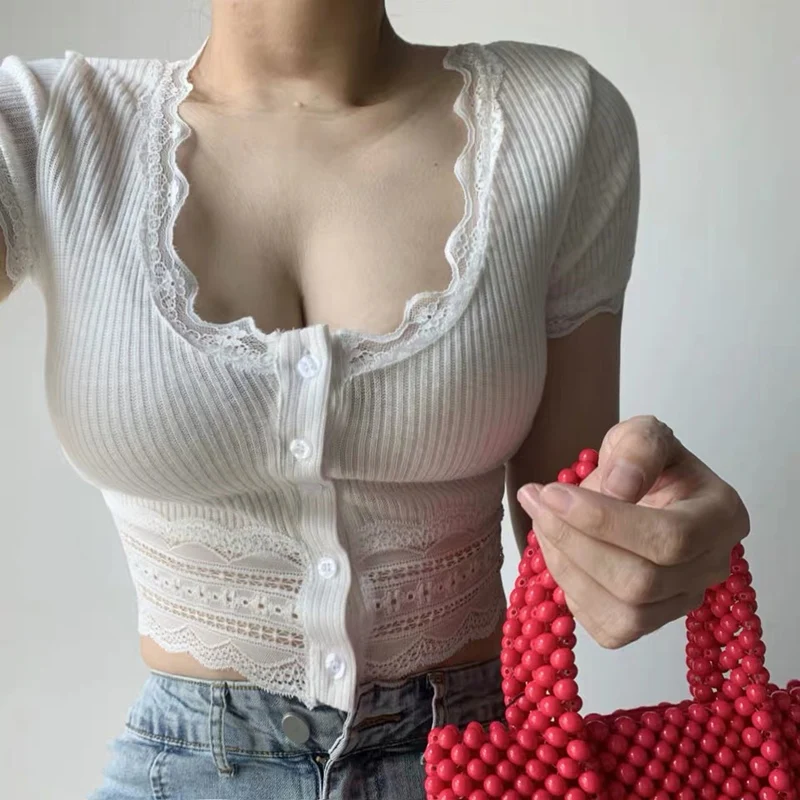 

Топ женский с коротким рукавом, пикантная однобортная футболка с глубоким вырезом, кружевная вставка, облегающий мини-топ, чисто белый, в ст...